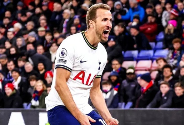 沃克盛赞凯恩,冠军实至名归,他如今如释重负,荣耀时刻来临 沃克盛赞凯恩,冠军实至名归,他如今如释重负,荣耀时刻来临