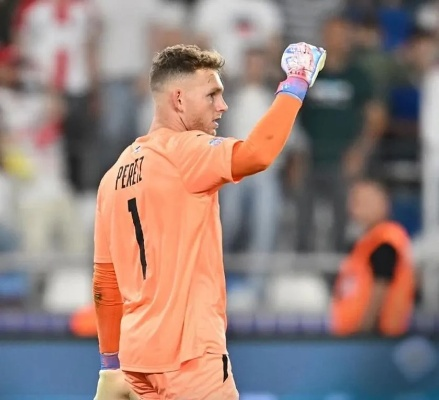 汉堡有意拜仁门将佩雷兹 已与球员展开谈判