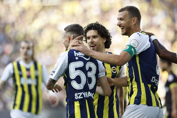 欧联杯附加赛激战正酣，费内巴切力拼晋级，书写亚洲荣耀篇章