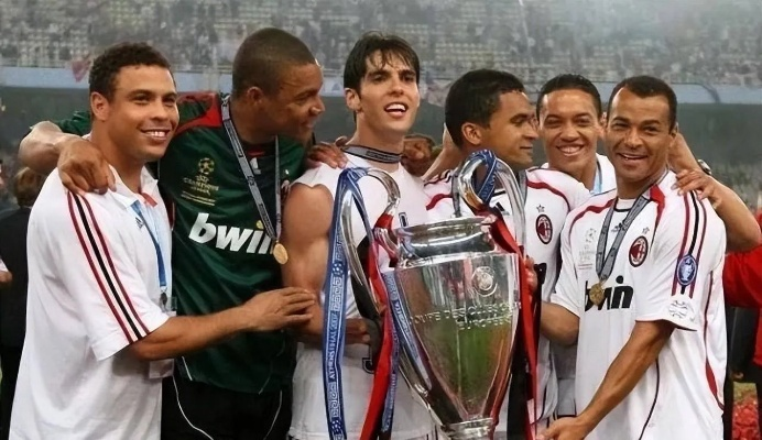 生涯横扫英超、意甲、西甲冠军的传奇三人组，C罗、达尼洛、迪亚斯