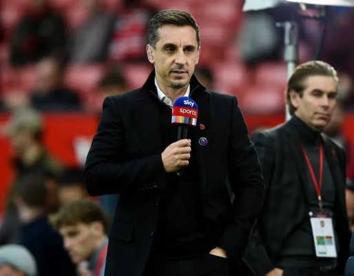 难不成还换帅？内维尔炮轰阿莫林，曼联的困境源于这位教练的执教失误